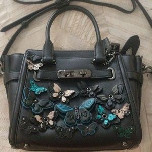 COACH Swagger 21 Bag - New